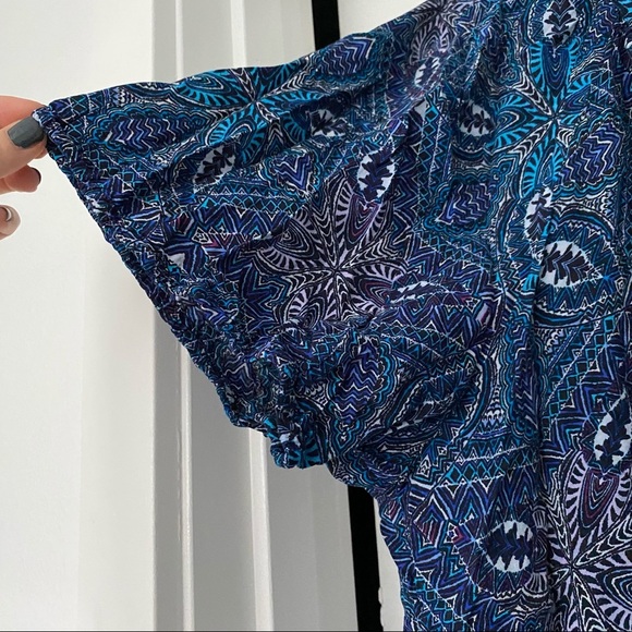 111. Jaclyn Smith Blouse button down Top - Picture 5 of 6